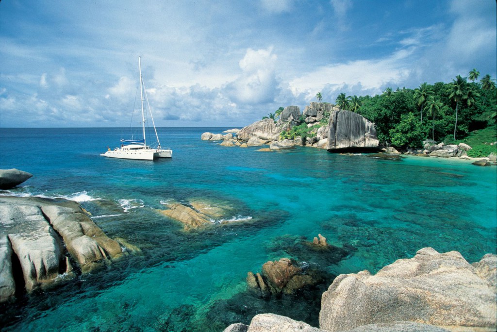 océan-bleu-plage-snorkeling-paradis-seychelles-mer-voyage-séjour