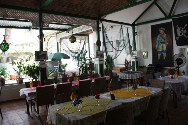 séjour-circuit-voyage-seychelles-mahé-restaurant-marie-antoinette-salle